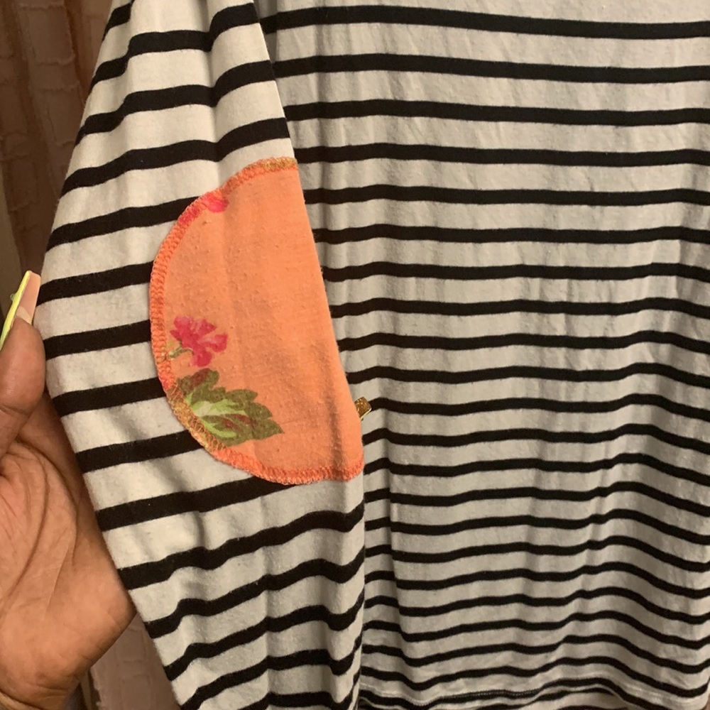 Women's Black & White Striped Long Sleeve Shirt Size Large - Picture 3 of 4